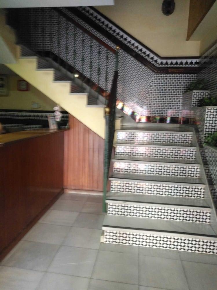 Hostal Nuestra Senora De La Palma Algeciras Exterior photo