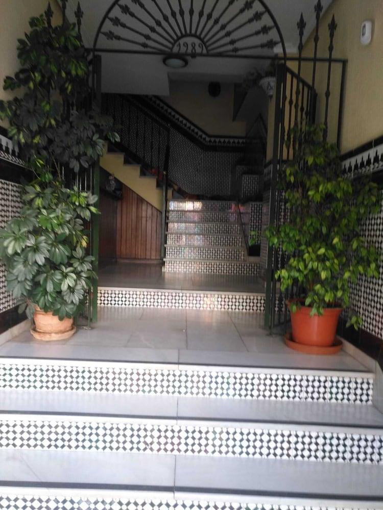 Hostal Nuestra Senora De La Palma Algeciras Exterior photo